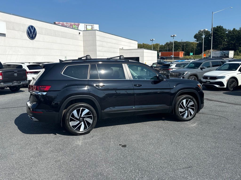2024 Volkswagen Atlas 2.0T SE w/Technology Black at South Hills CDJR