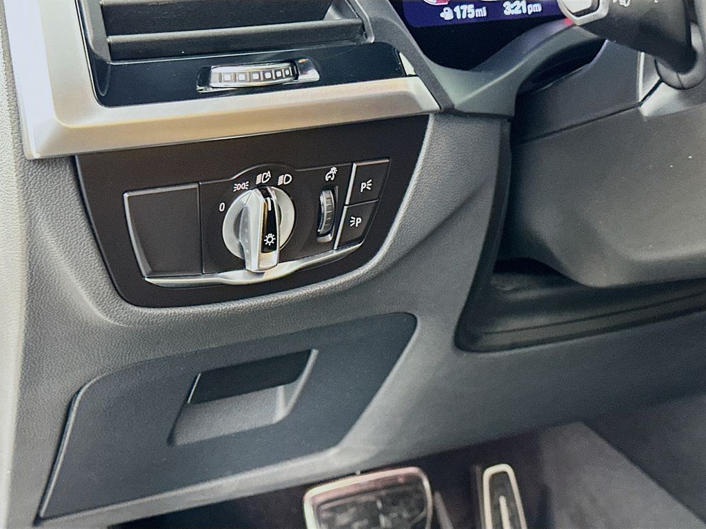 Thumbnail: 2021 BMW X3 - 10