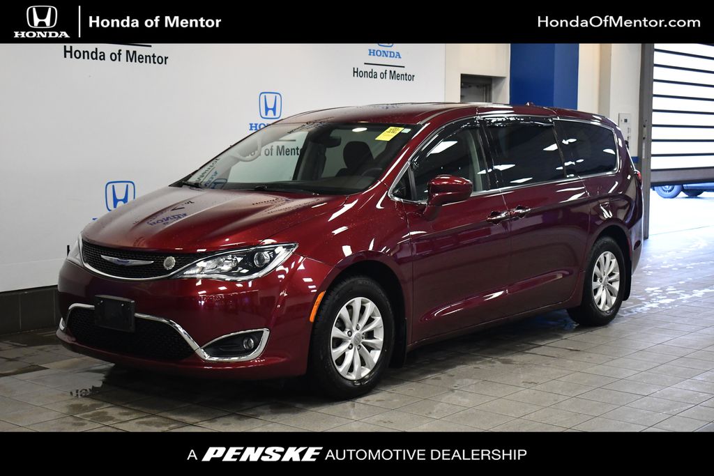 Thumbnail: 2018 Chrysler Pacifica - 1