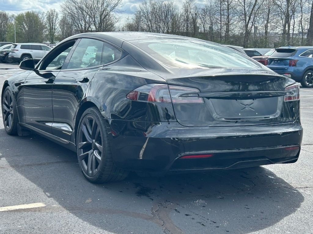 View vehicle photo 5