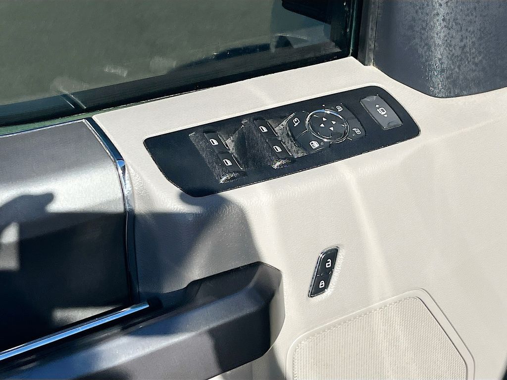 Used 2022 White Ford XLT image 18