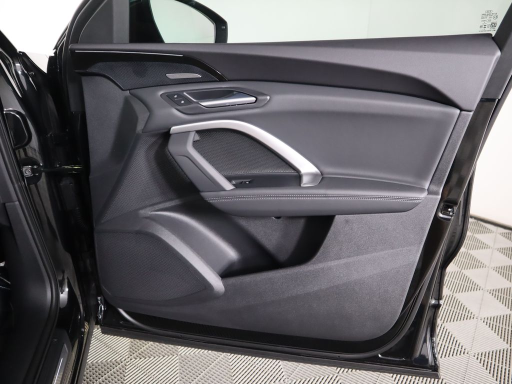 Thumbnail: 2025 Audi Q5 - 27