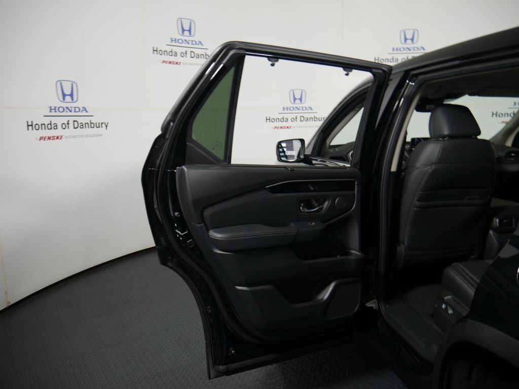 2025 Honda Pilot EX-L 11