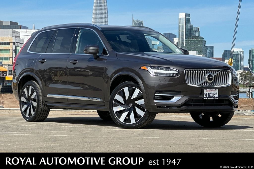 2023 Volvo XC90 Recharge T8 Ultimate Bright Theme 6-Passenger eAWD