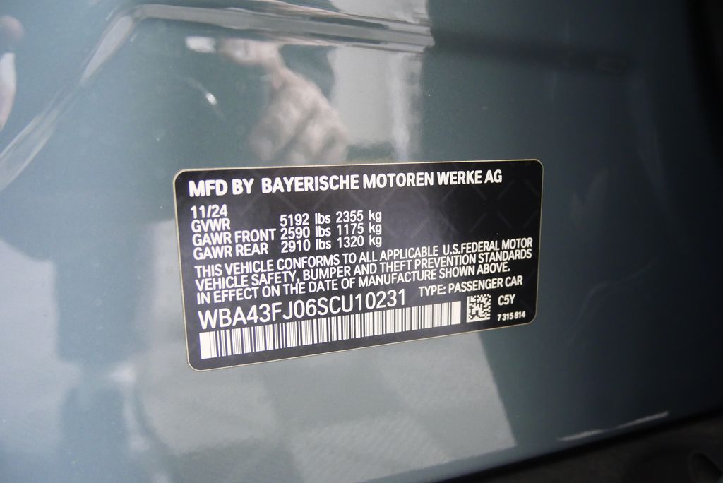 Thumbnail: 2025 BMW 5 Series - 32