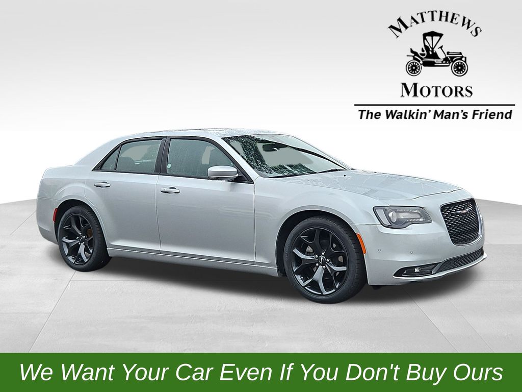 2023 Chrysler 300 S's photo