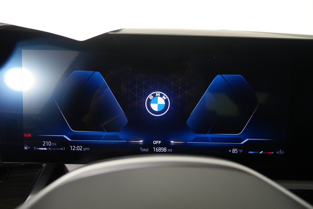 Thumbnail: 2024 BMW 5 Series - 23