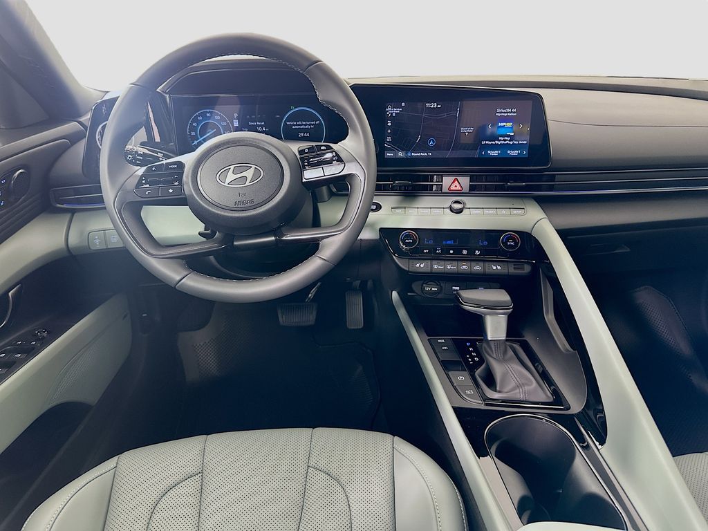 Thumbnail: 2025 Hyundai Elantra - 18