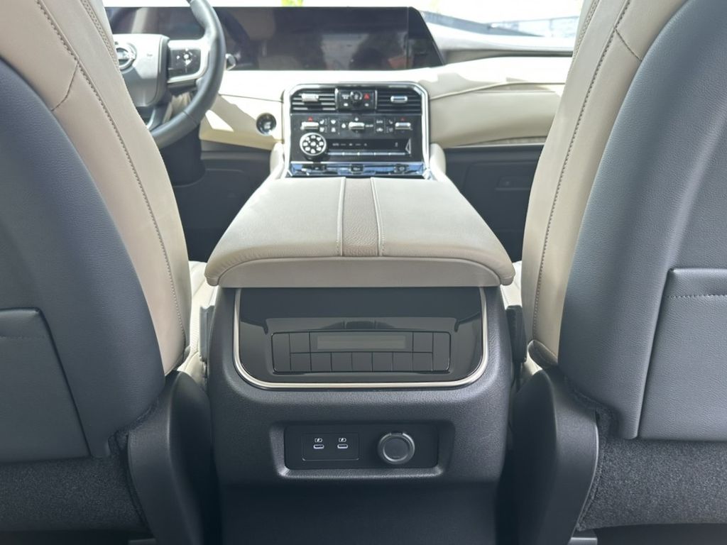2025 Nissan Armada Platinum