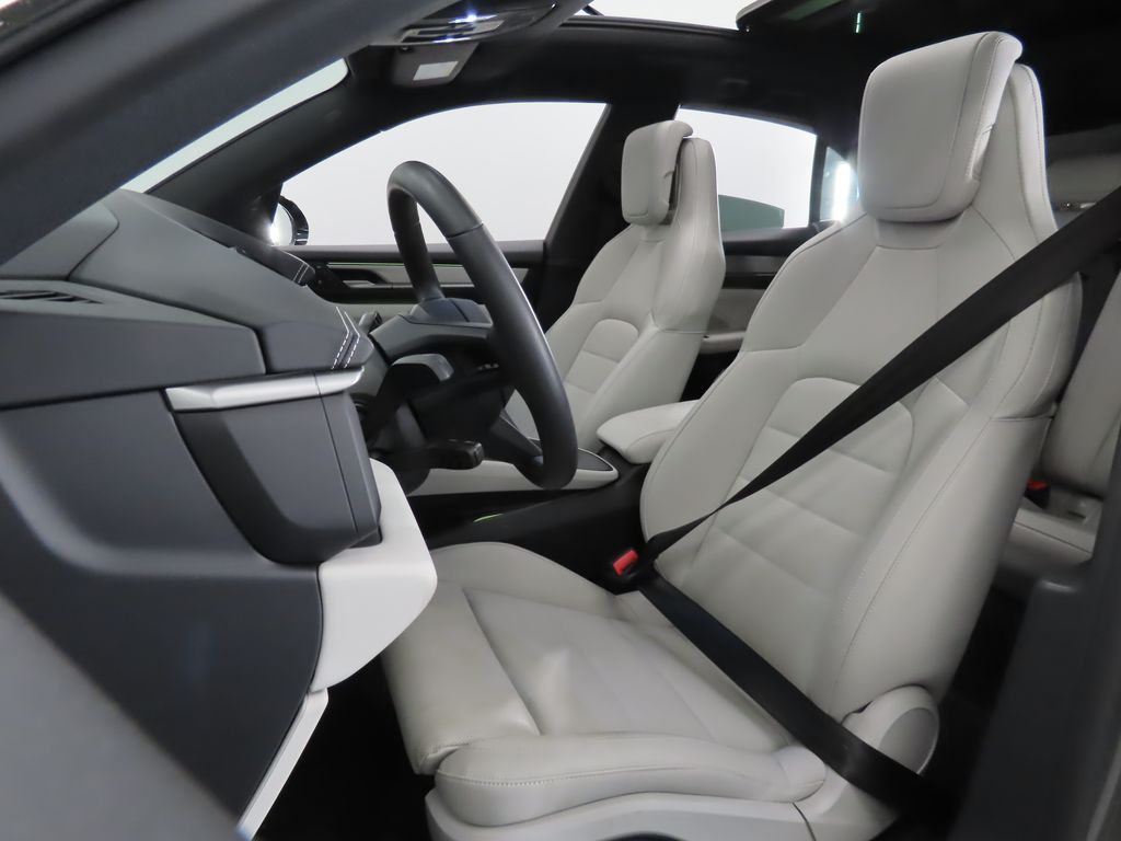 Thumbnail: 2025 Porsche Macan - 5