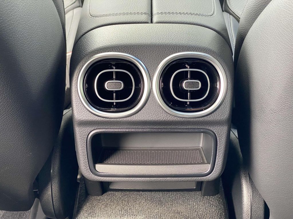 Thumbnail: 2024 Mercedes-Benz C-Class - 21