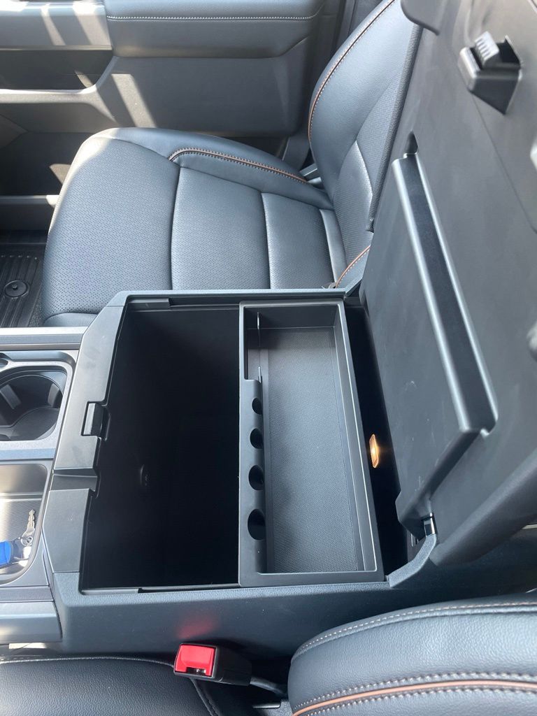 2026 Ford F-350 Chassis LARIAT