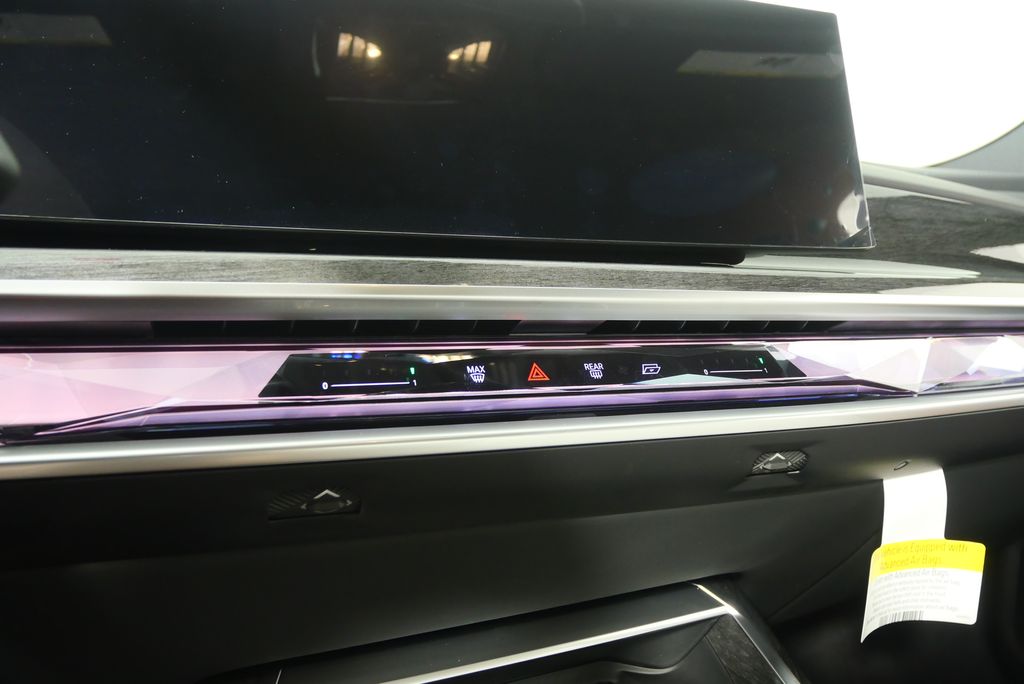Thumbnail: 2025 BMW 7 Series - 22
