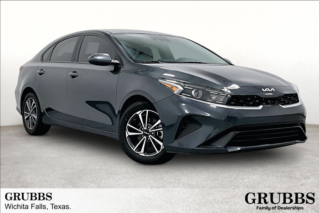 Gravity Gray 2024 Kia Forte Sedan Front-Wheel Drive Continuously Variable Transmission