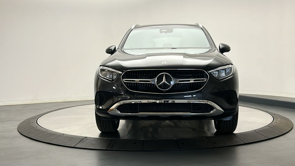 2025 Mercedes-Benz GLC 300 2