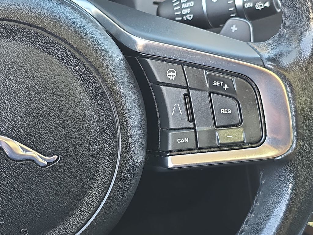 Used 2019  Jaguar 30t Prestige image 21