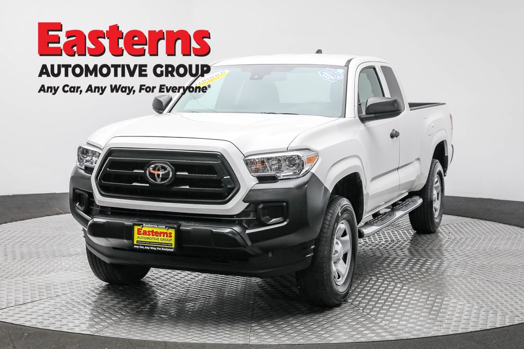 2022 Toyota Tacoma SR's photo