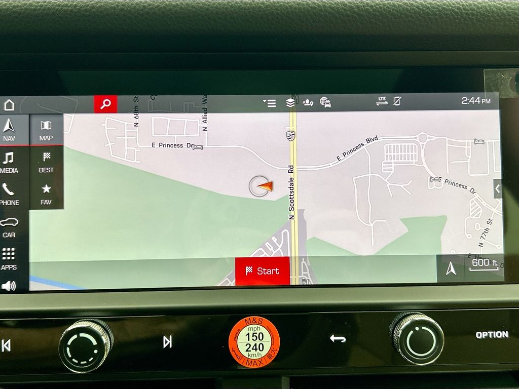 Thumbnail: 2026 Porsche Macan - 17