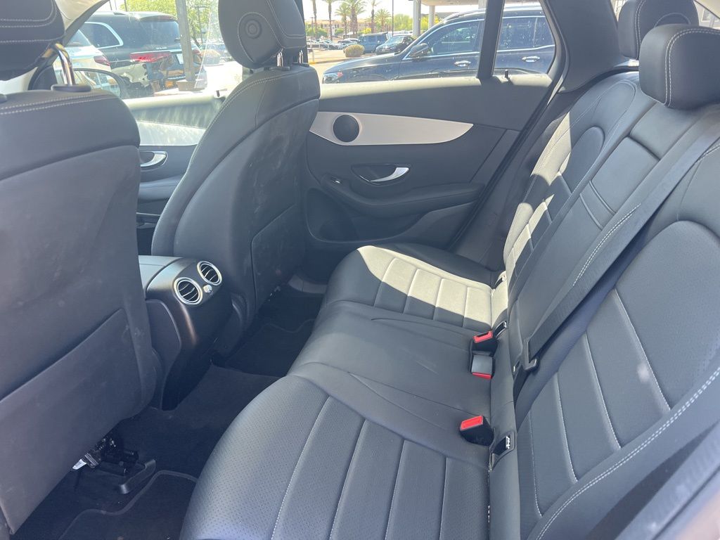 2022 Mercedes-Benz GLC 300 6