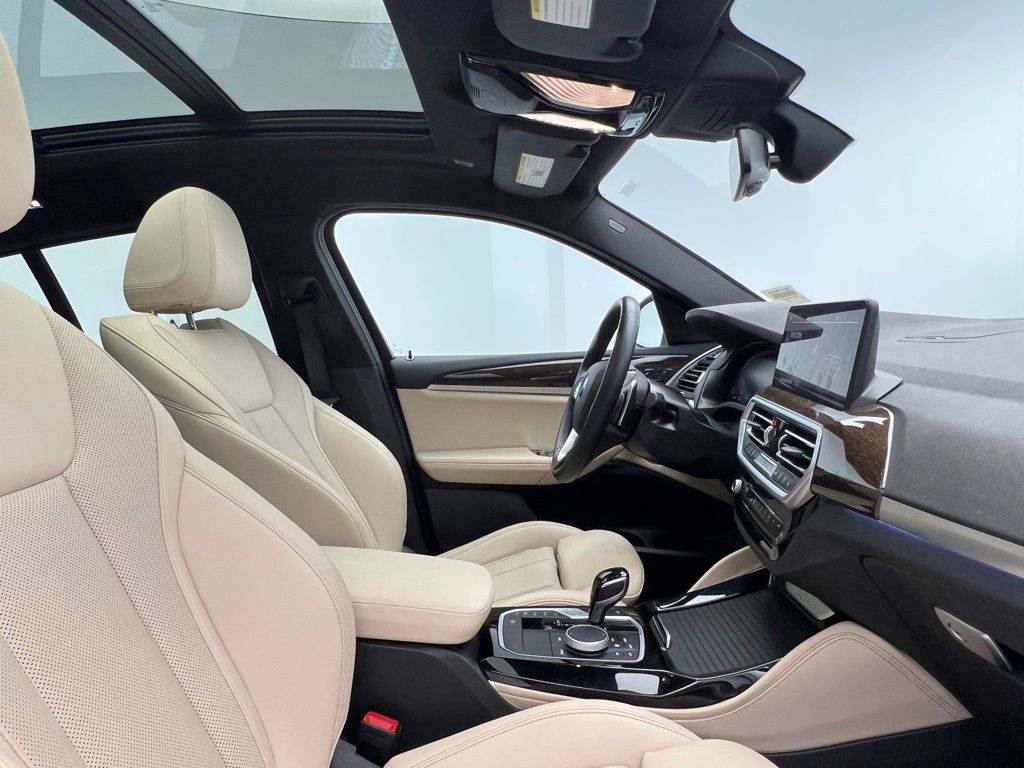Thumbnail: 2023 BMW X4 - 6