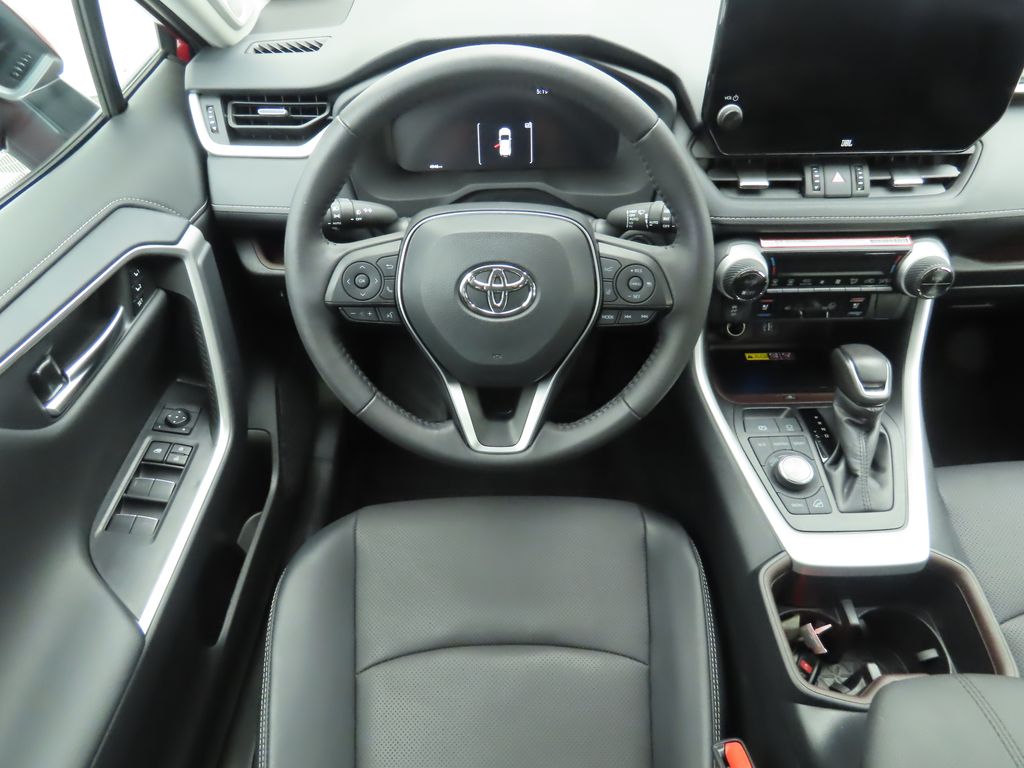 Thumbnail: 2025 Toyota RAV4 - 10