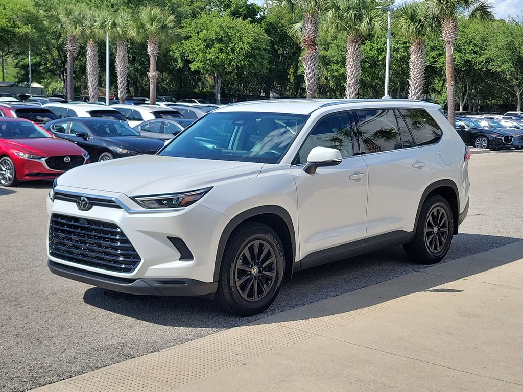 Pearl 2024 Toyota Grand Highlander XLE AWD SUV / Crossover All-Wheel Drive 8-Speed Automatic