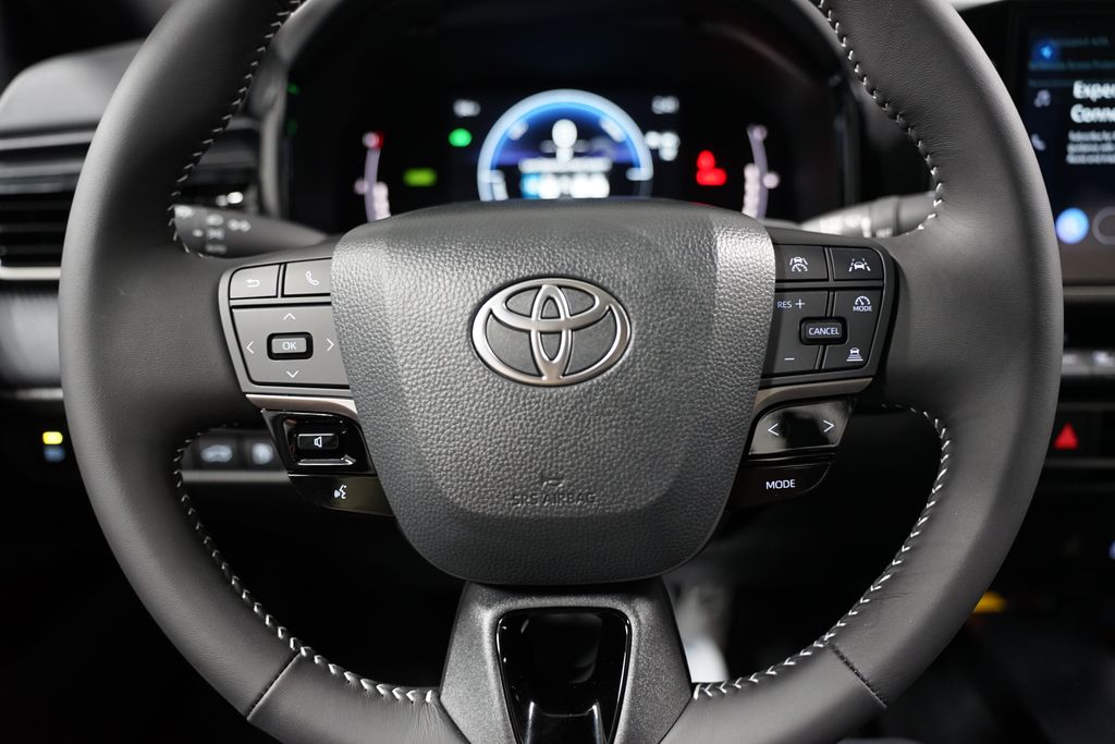 Thumbnail: 2025 Toyota Camry - 12