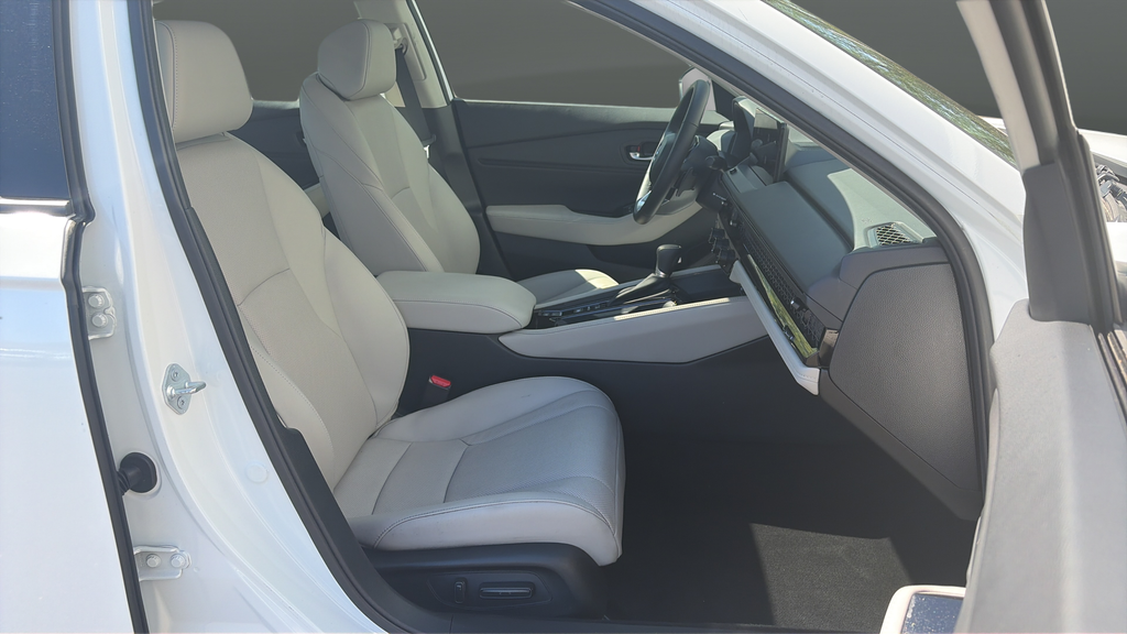 Certified Used 2025 Platinum White Honda Touring image 23