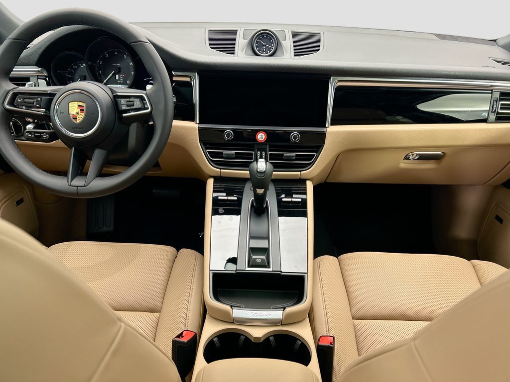 Thumbnail: 2026 Porsche Macan - 16