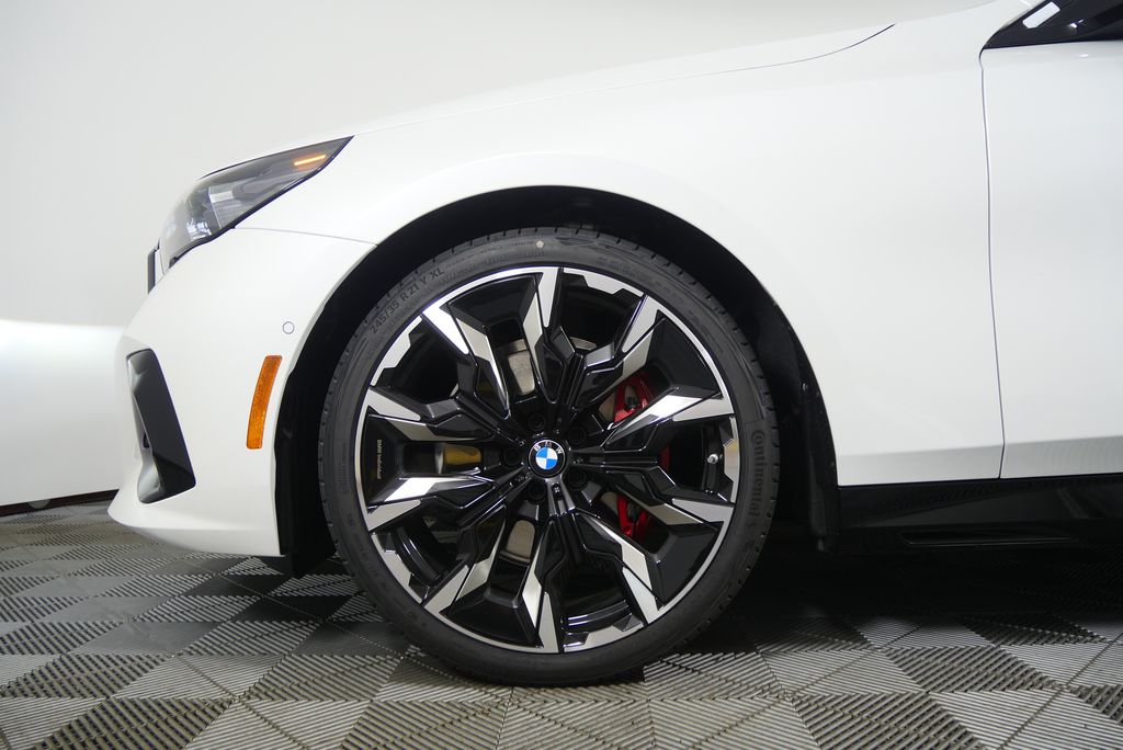 Thumbnail: 2026 BMW 5 Series - 8