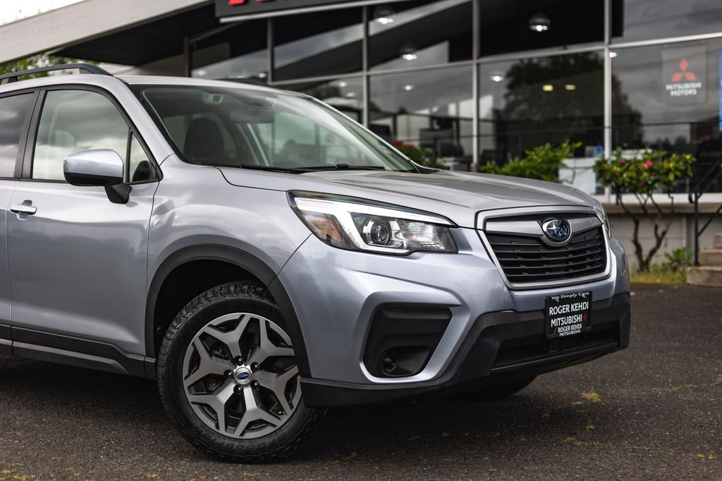 2019 Subaru Forester Premium thumbnail 3