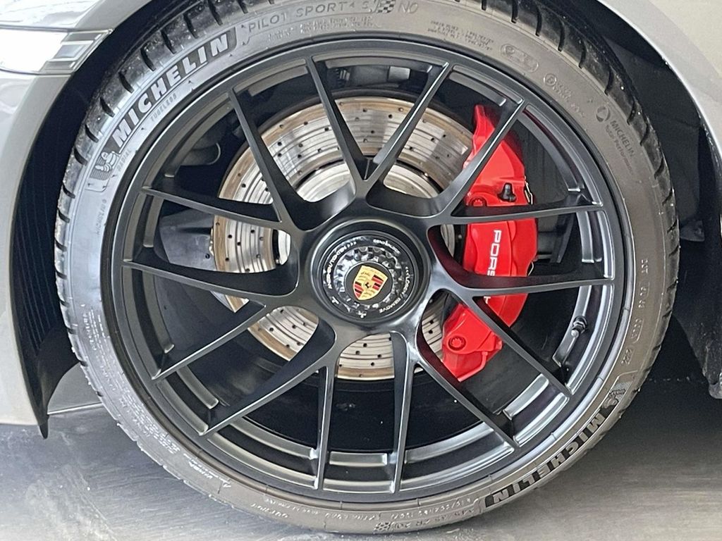 2019 Porsche 911 Targa 4 GTS - 11
