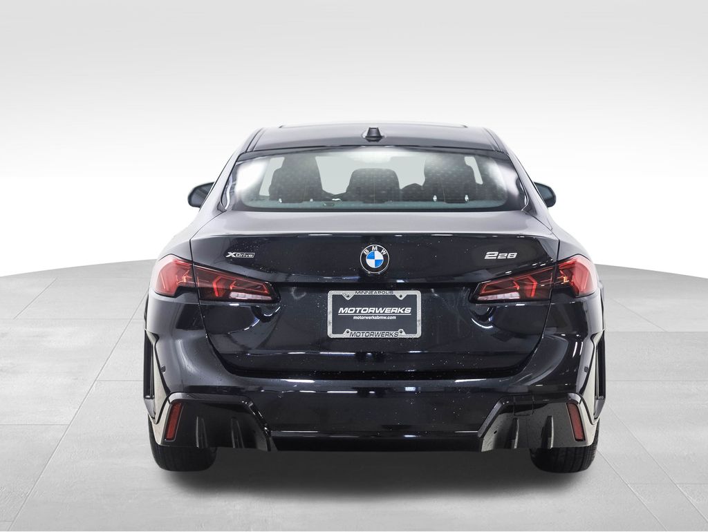 Thumbnail: 2025 BMW 2 Series - 4
