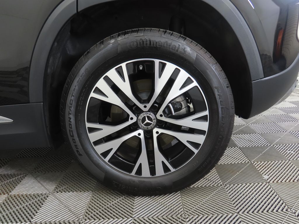 Thumbnail: 2025 Mercedes-Benz GLA - 32