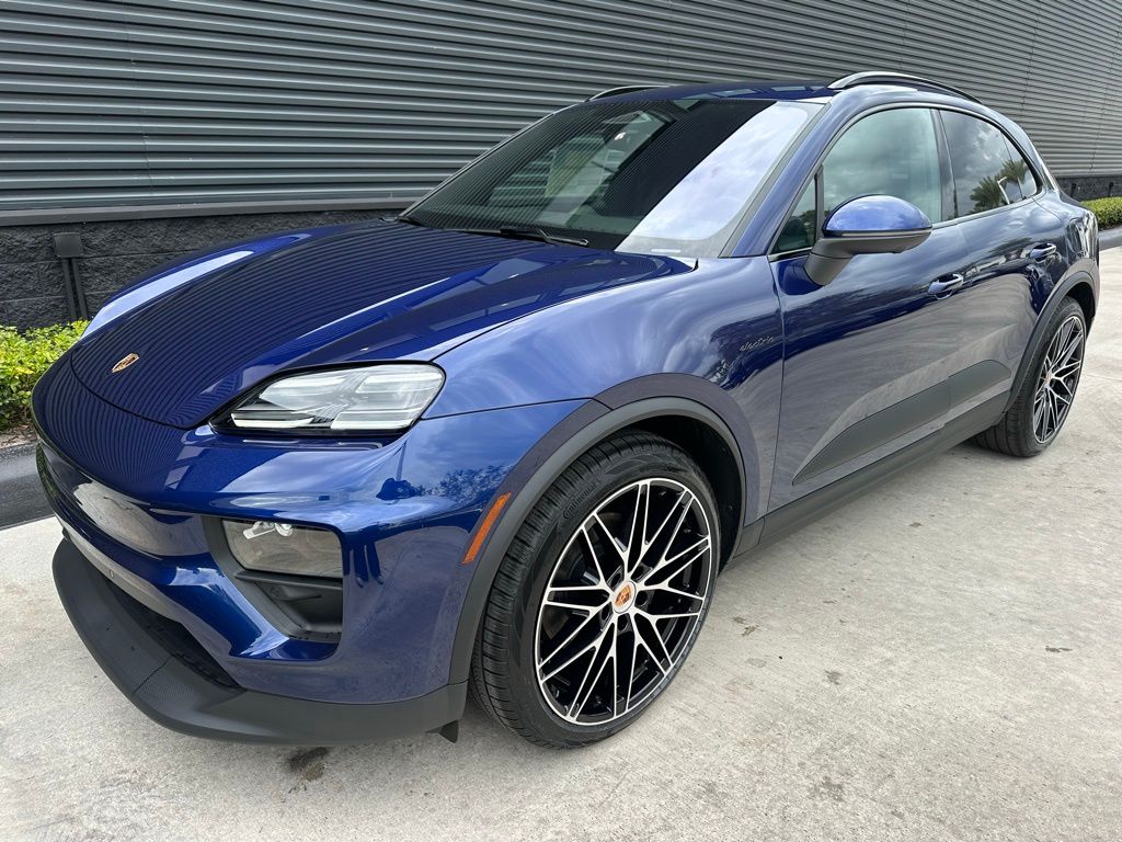 Thumbnail: 2026 Porsche Macan - 7