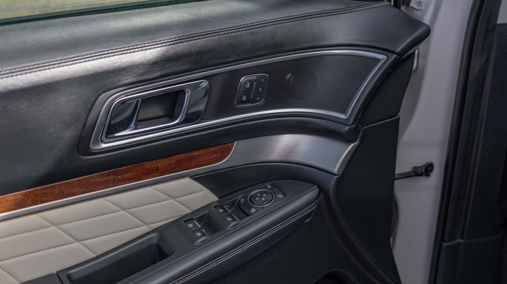 Used 2016 Ford Explorer Platinum 4D Sport Utility