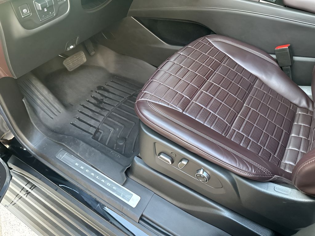 Used Car 2021 Cadillac Escalade  Sport Platinum For Sale Under $70,000 In Austin, Texas