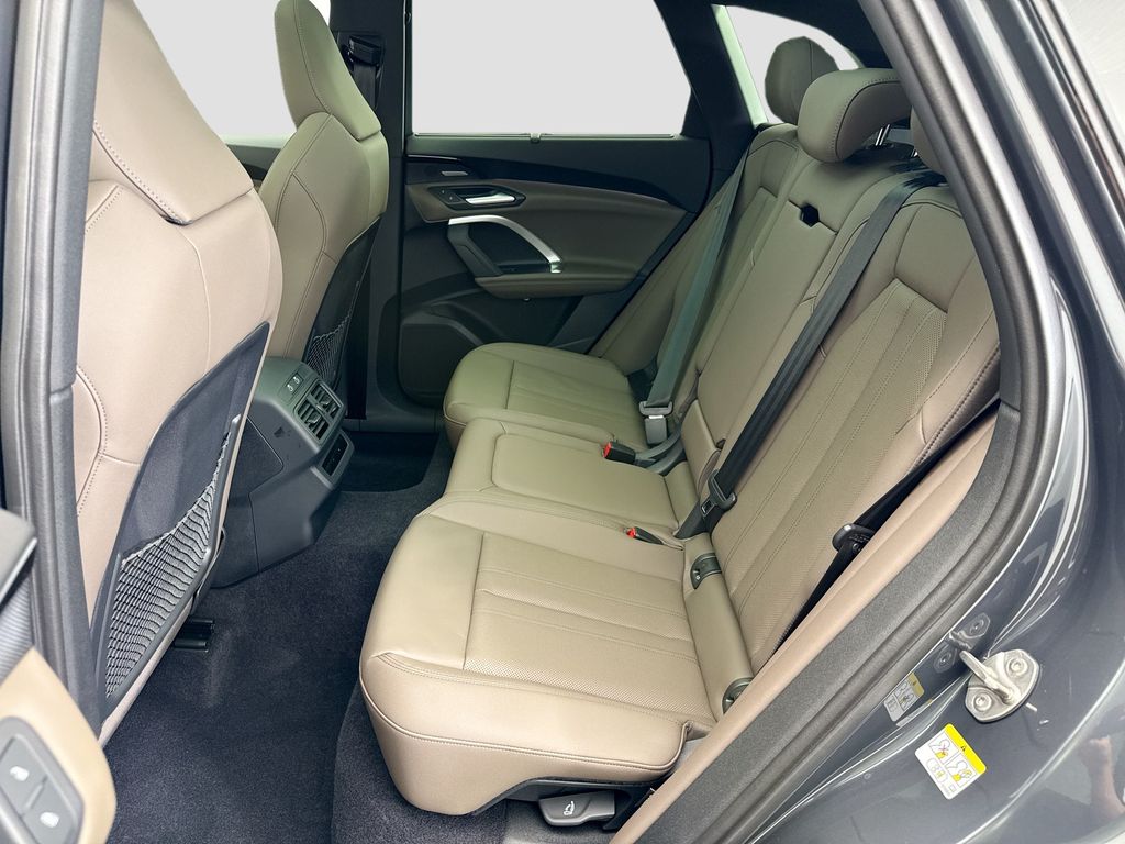 Thumbnail: 2025 Audi Q5 - 20