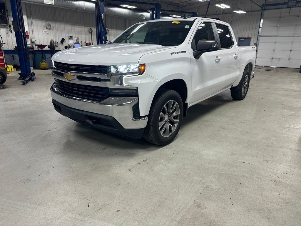 Summit White 2022 Chevrolet Silverado 1500 Pickup Truck Four-Wheel Drive 8-Speed Automatic