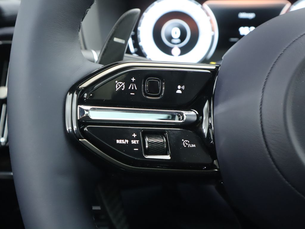 Thumbnail: 2026 Aston Martin DBX - 11