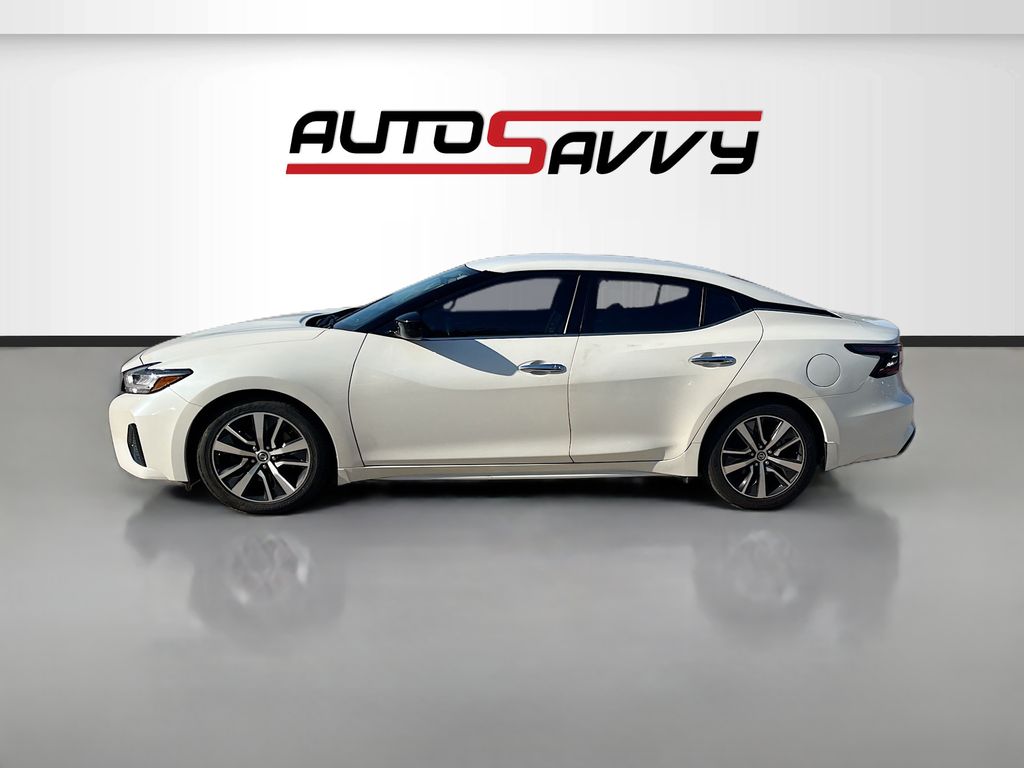 Used 2019 White Nissan 3.5 S image 4