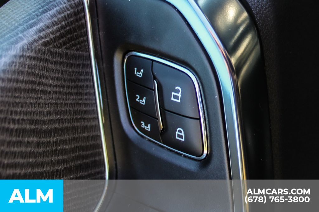 Used 2025 Black Ford Platinum image 42