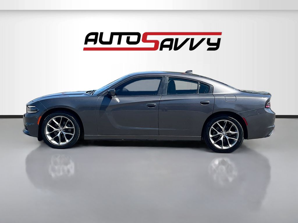 Used 2022 Gray Dodge SXT image 4
