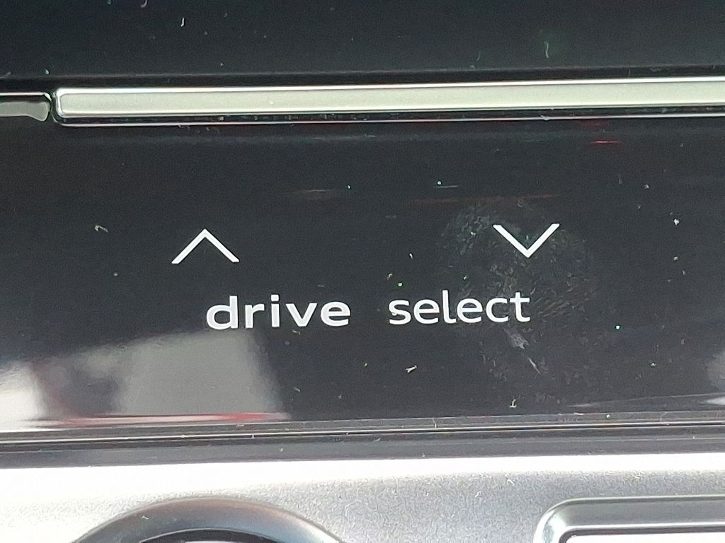 Thumbnail: 2023 Audi A6 - 24