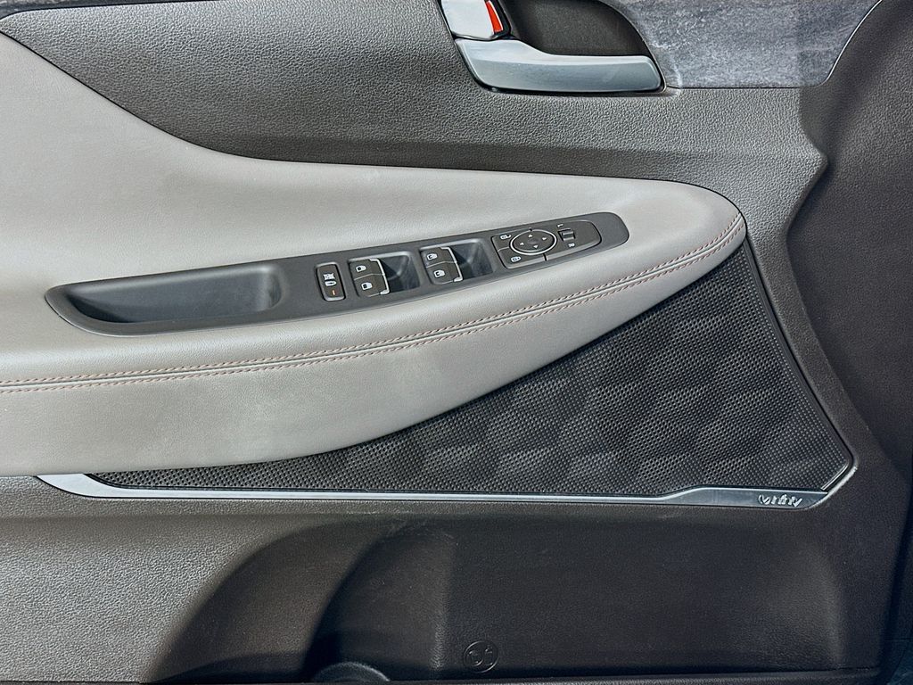 2019 Hyundai Santa Fe Limited 18