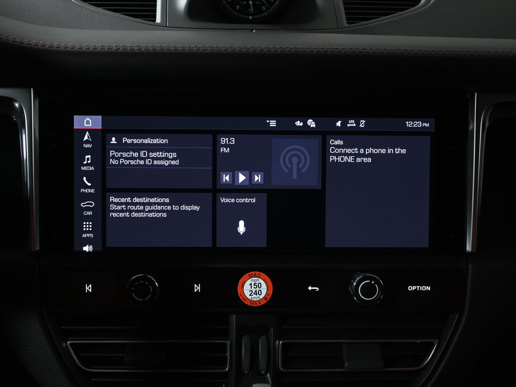 Thumbnail: 2026 Porsche Macan - 23