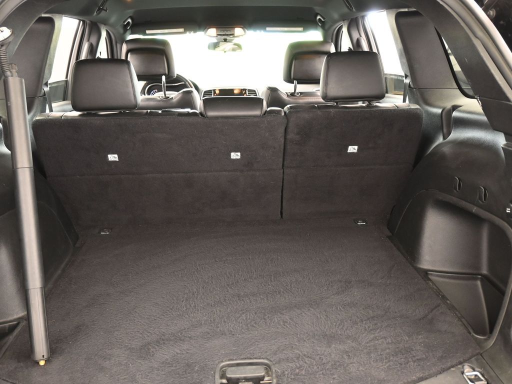 Used 2021 Diamond Black Crystal Pearlcoat Jeep Laredo X image 31