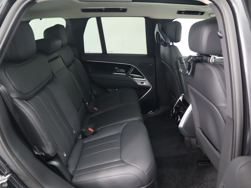 Thumbnail: 2025 Land Rover Range Rover - 23