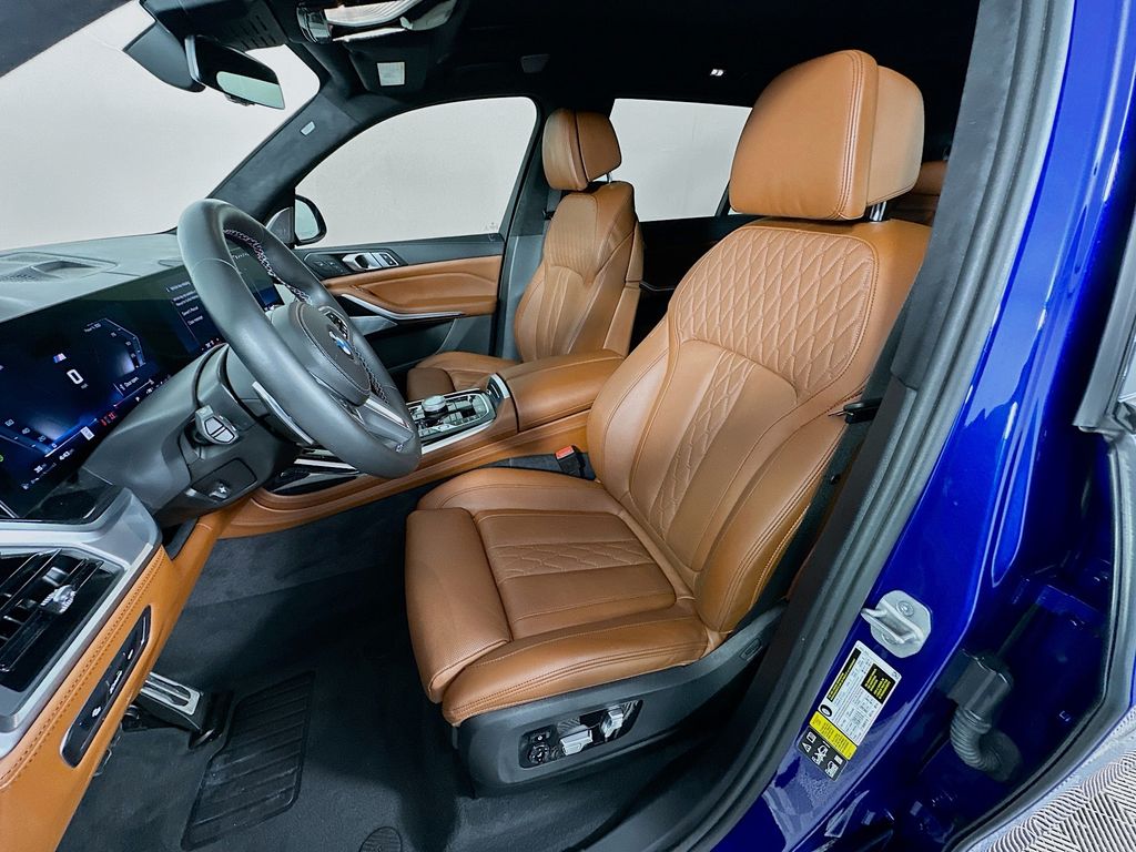 Thumbnail: 2024 BMW X7 - 21