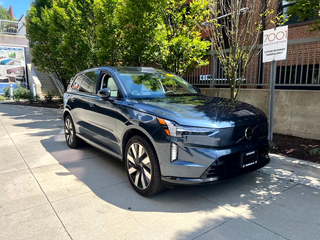 Used 2025 Volvo EX90 Plus with VIN 7JDE23VK0SG016986 for sale in Bethesda, MD
